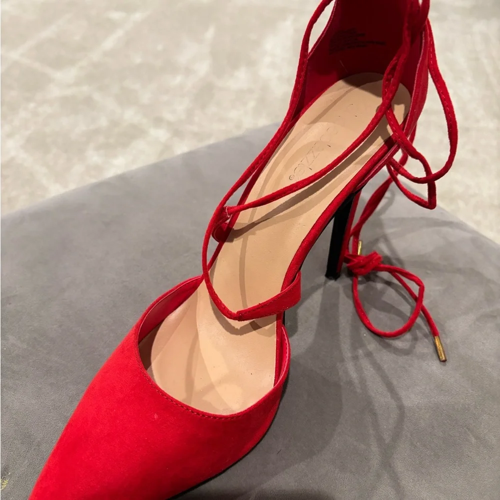 Shoe Dazzle Red Heels with Suede Finish - Picture 4 of 5